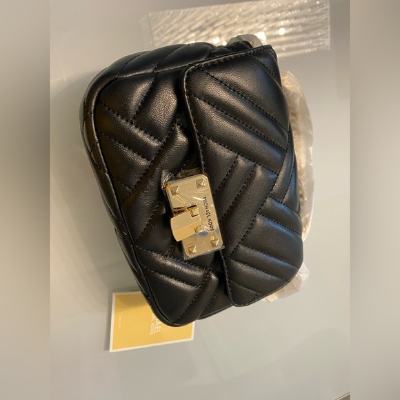 Michael Kors Peyton Black Quilted Chevron Shoulder Bag NWT - Picture 4 of 9